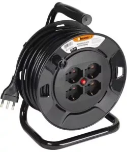 Avvolgicavo per interni ed esterni bticino con maniglia e 4 prese, 25 metri Compra Online