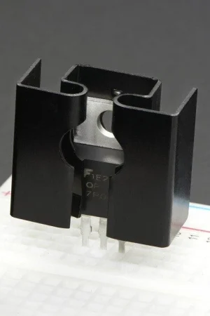 Vendita Finale Adafruit Dissipatore di calore a clip TO-220